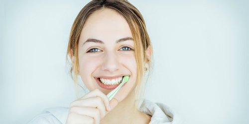 sensitive teeth brushing